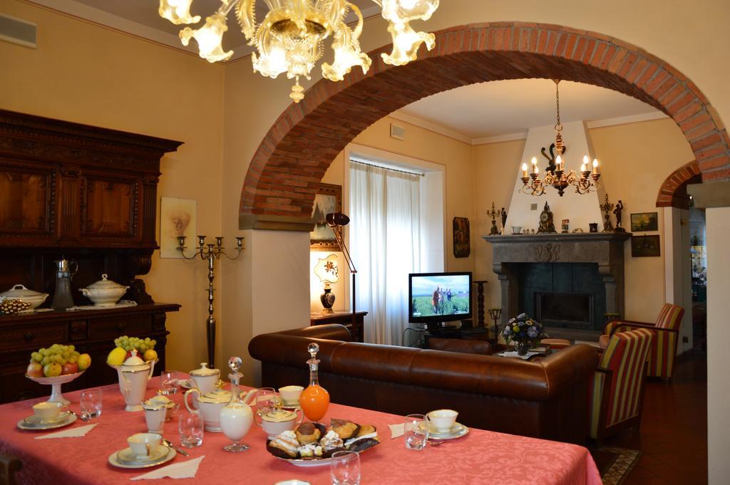 B&B Il Castello Castiglion Fibocchi Bagian luar foto