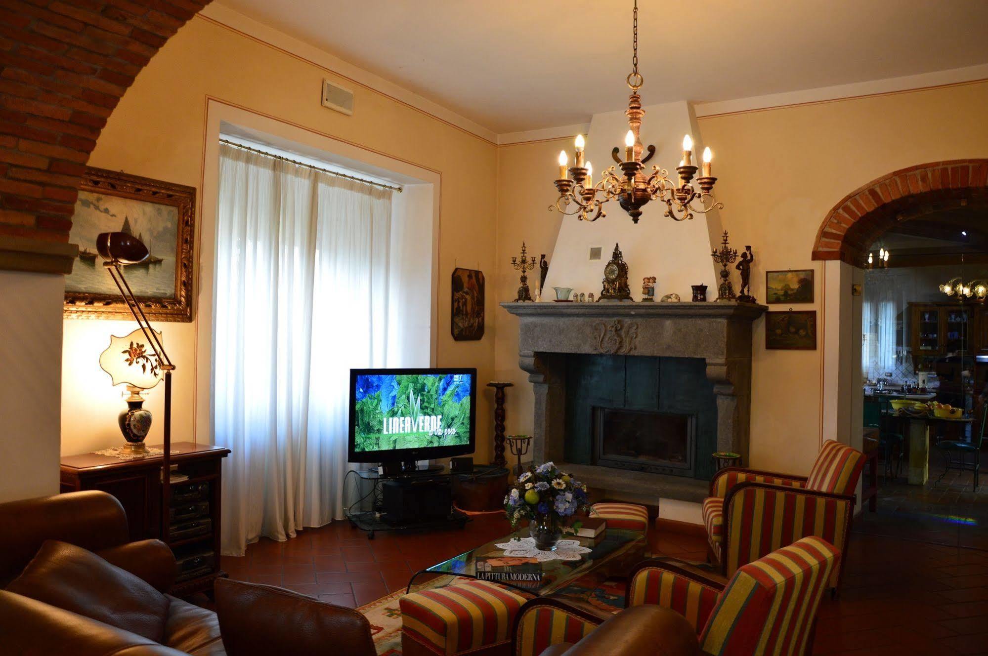 B&B Il Castello Castiglion Fibocchi Bagian luar foto